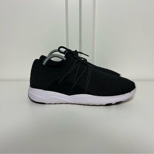 Vessi cityscape black white